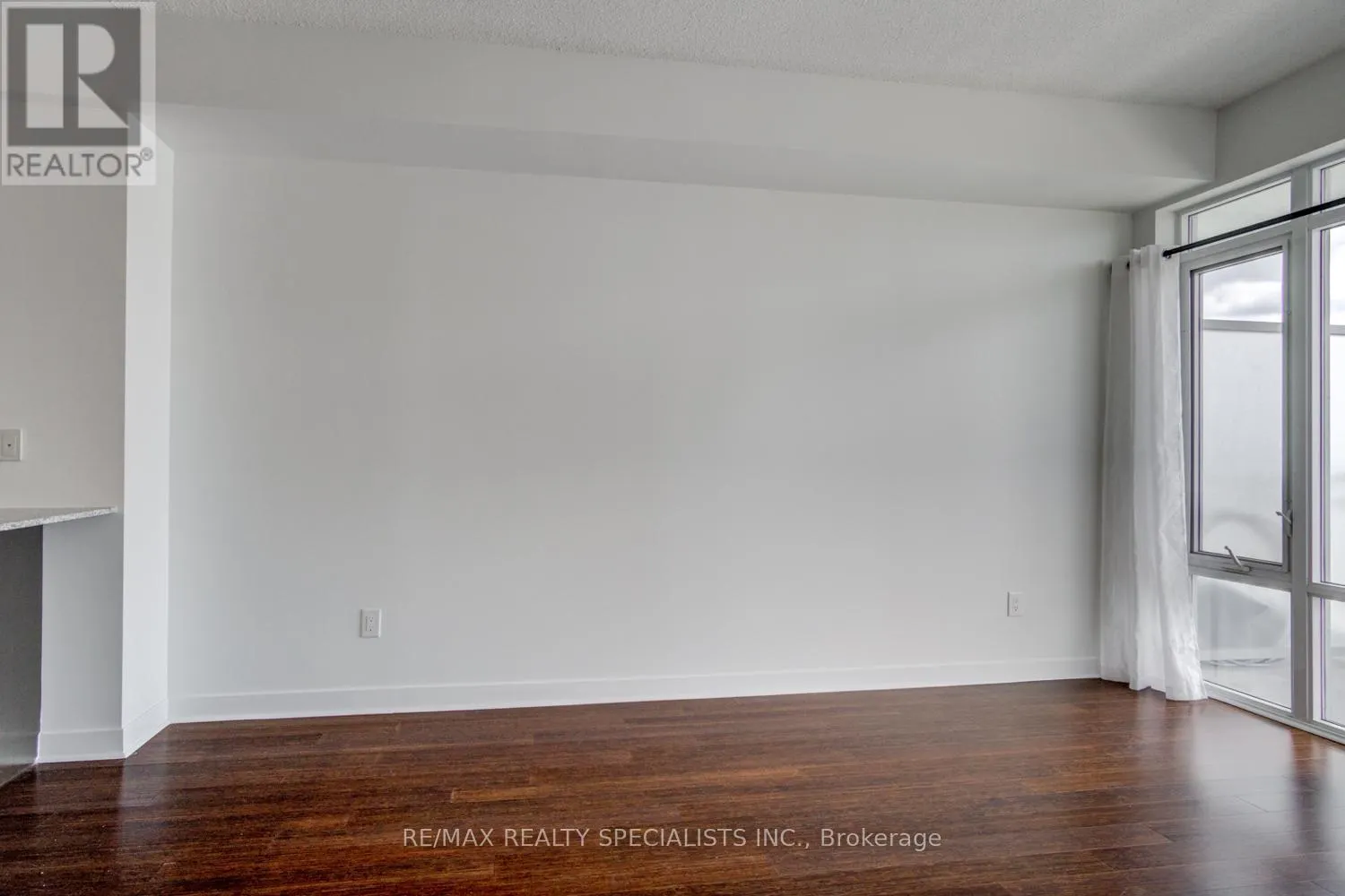 3004 - 360 SQUARE ONE DRIVE