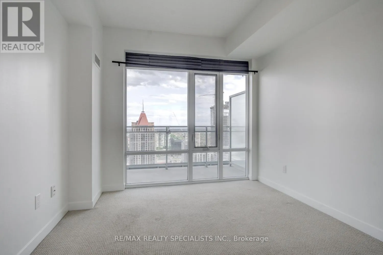 3004 - 360 SQUARE ONE DRIVE