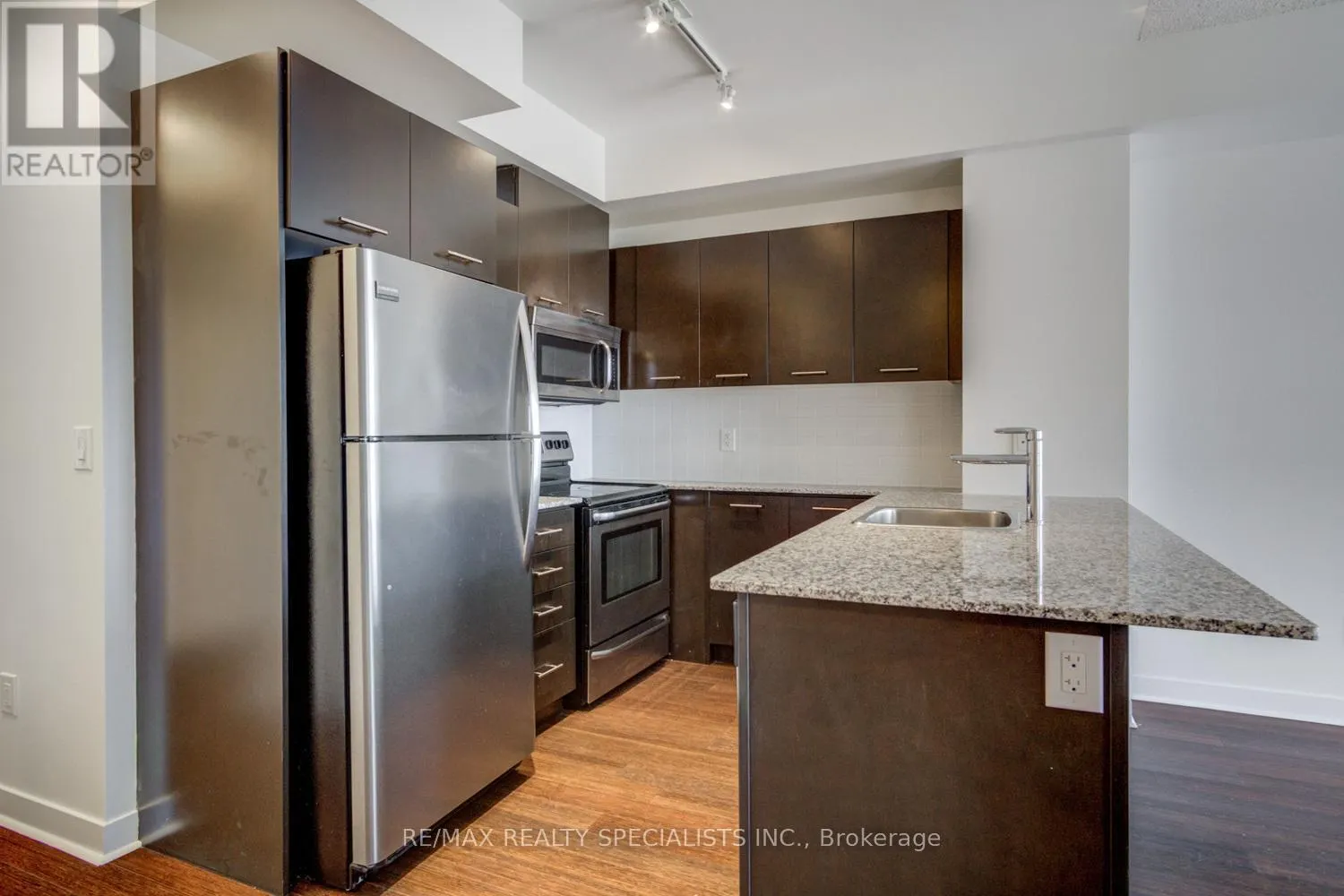 3004 - 360 SQUARE ONE DRIVE