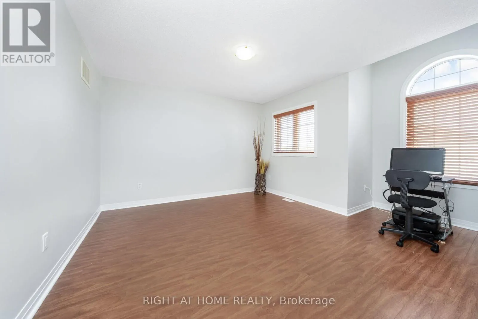10 PORTER DRIVE