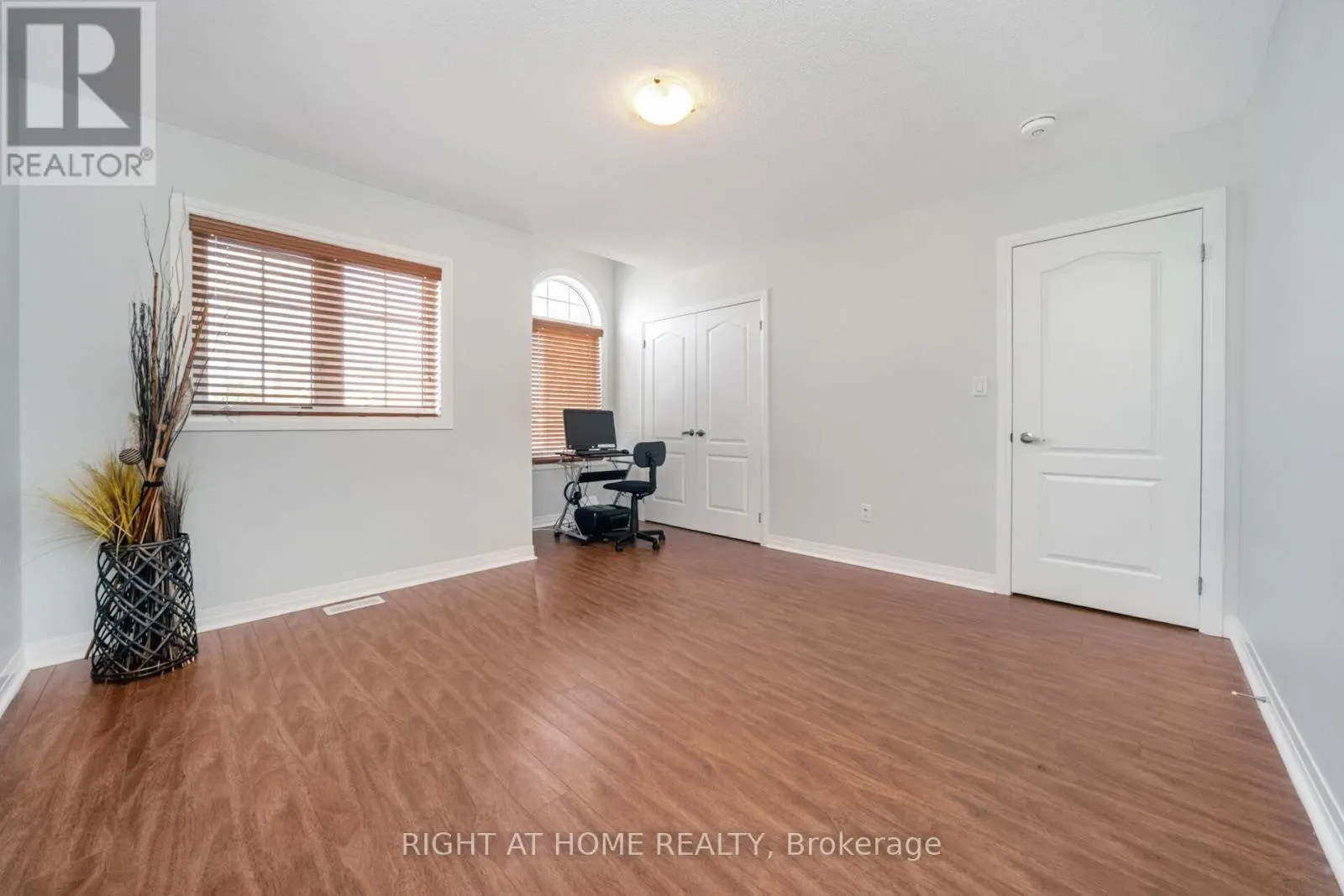 10 PORTER DRIVE