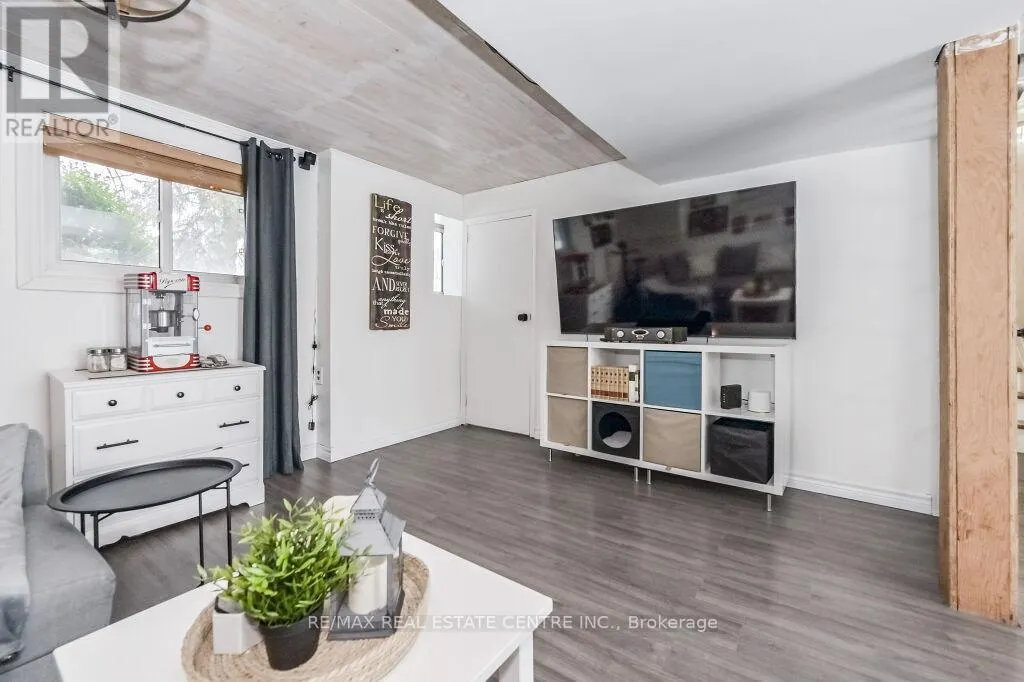 18 TOWNLINE