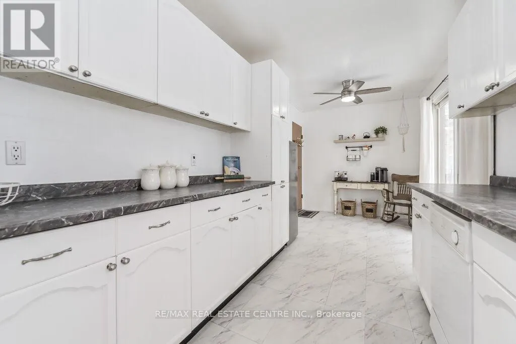 18 TOWNLINE