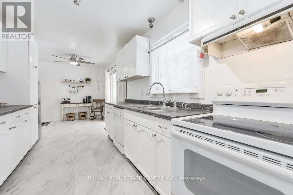 18 TOWNLINE