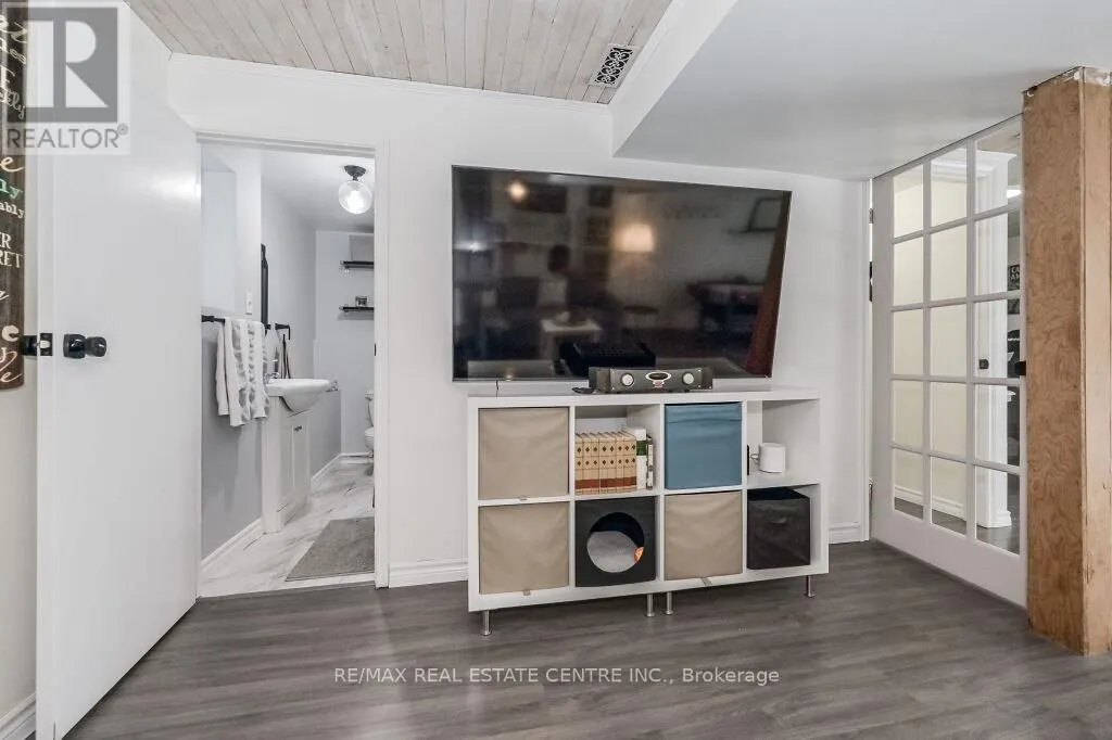 18 TOWNLINE