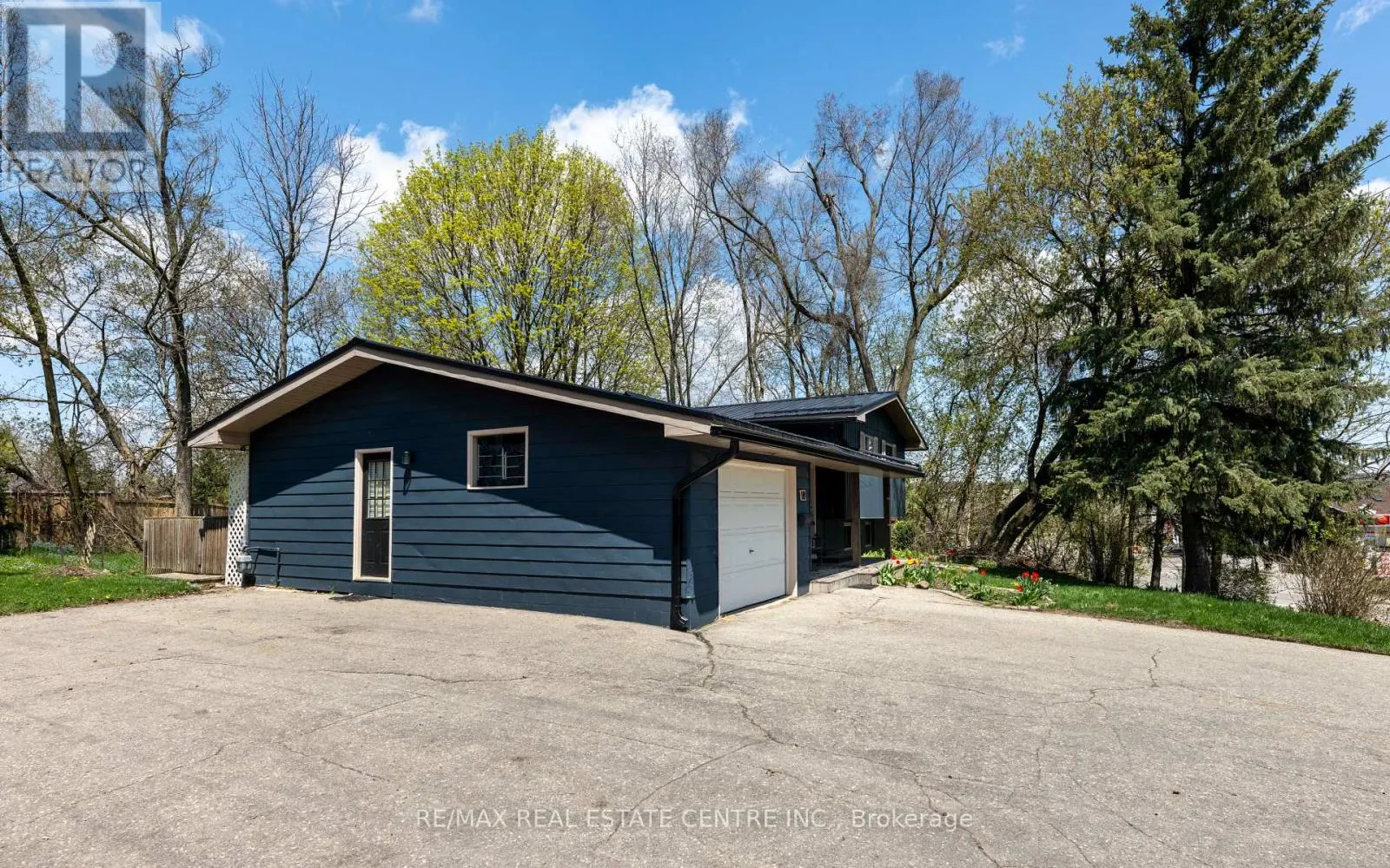 18 TOWNLINE