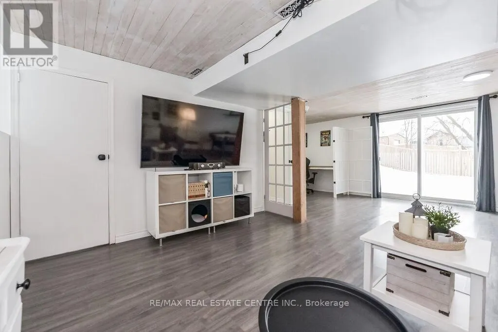 18 TOWNLINE