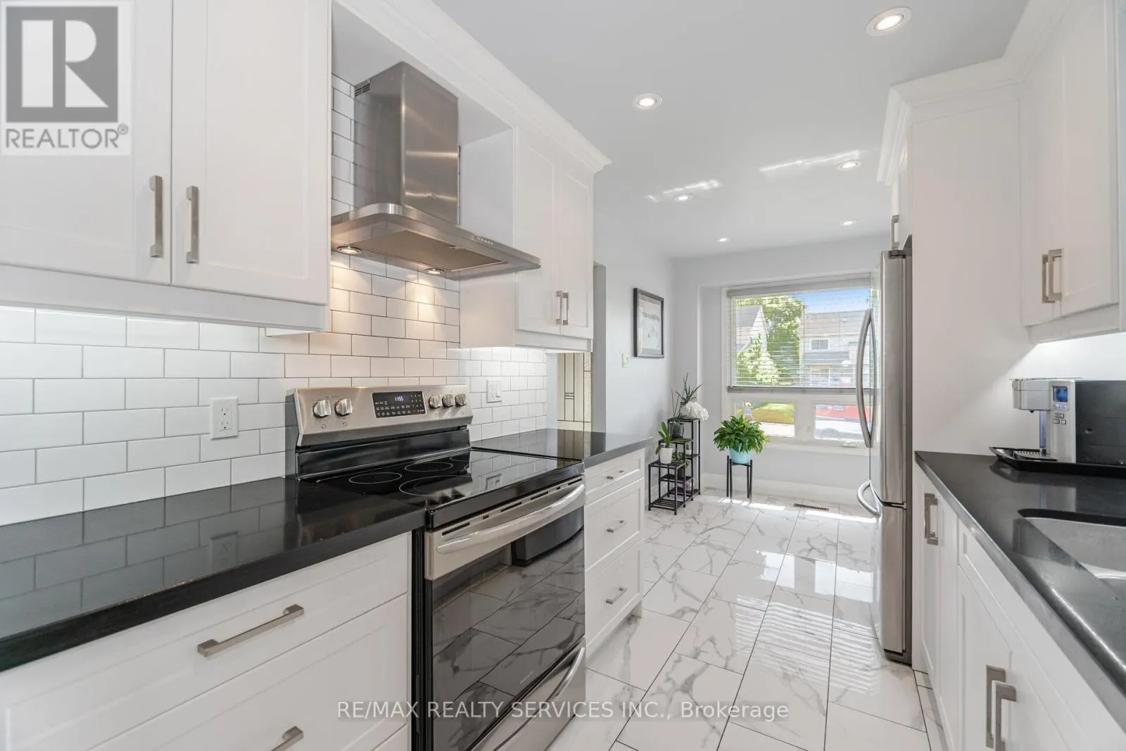 12 SPARKLETT CRESCENT