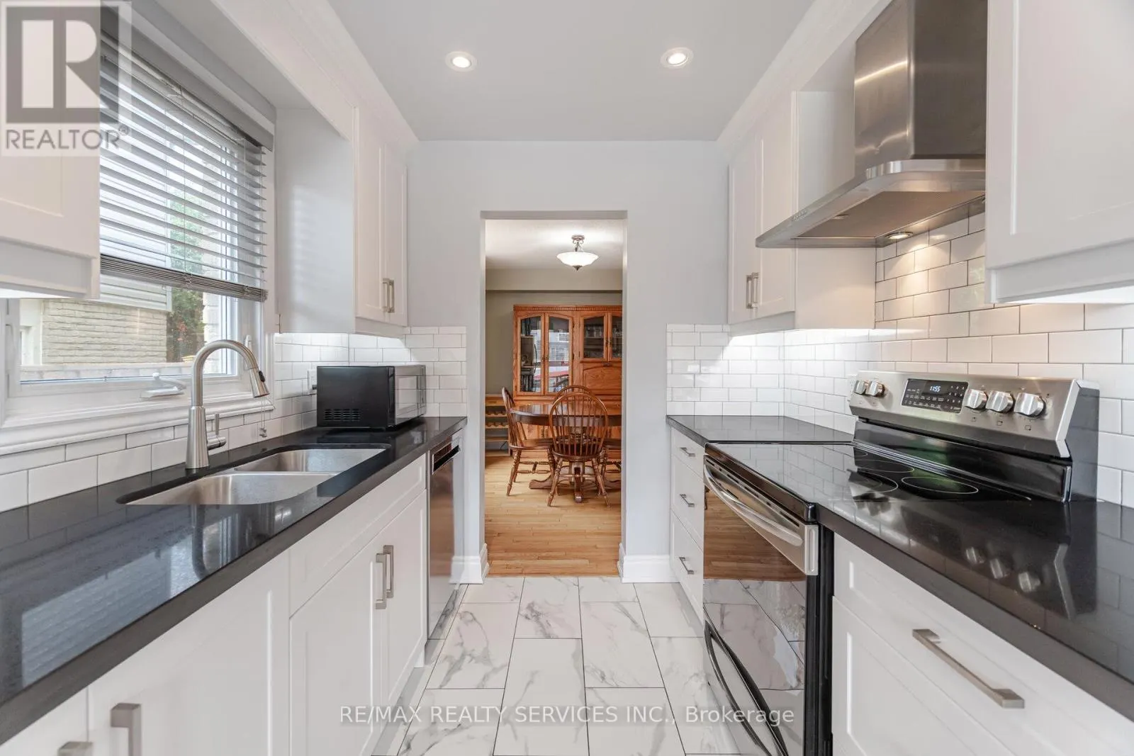 12 SPARKLETT CRESCENT