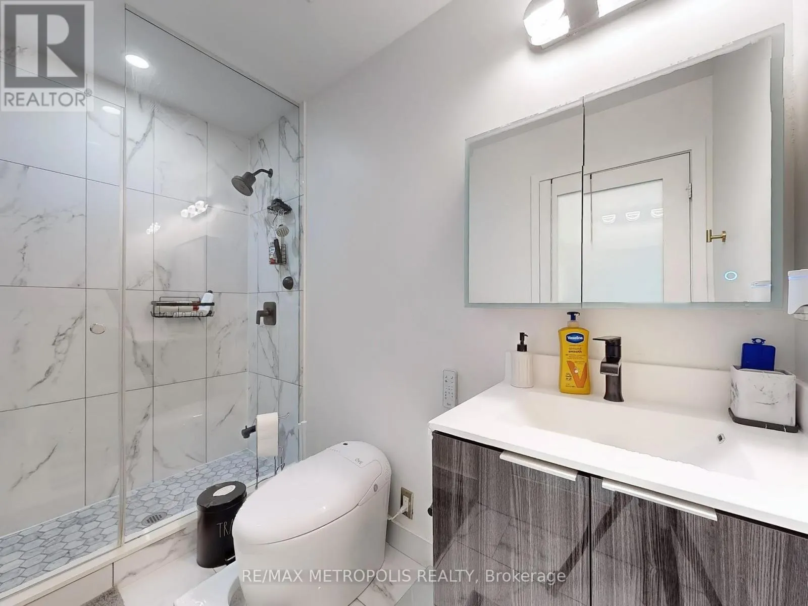 4504 - 20 SHORE BREEZE DRIVE