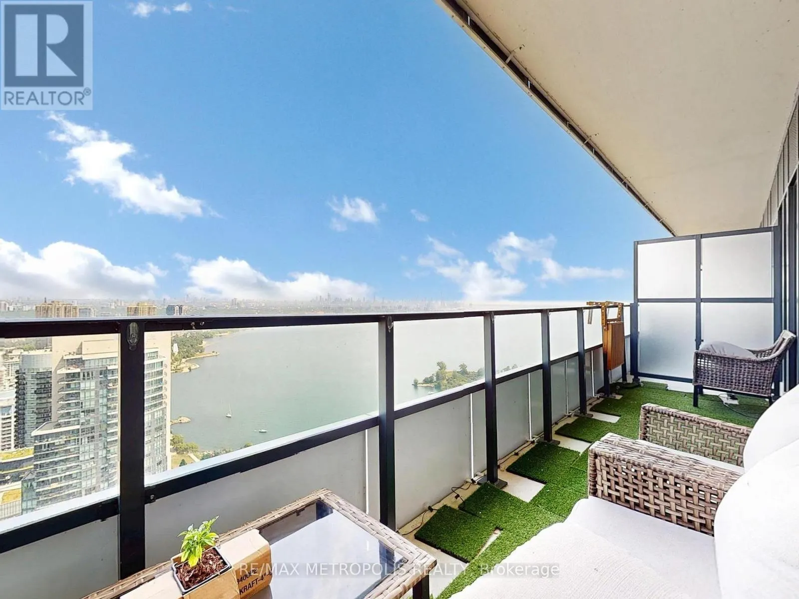 4504 - 20 SHORE BREEZE DRIVE