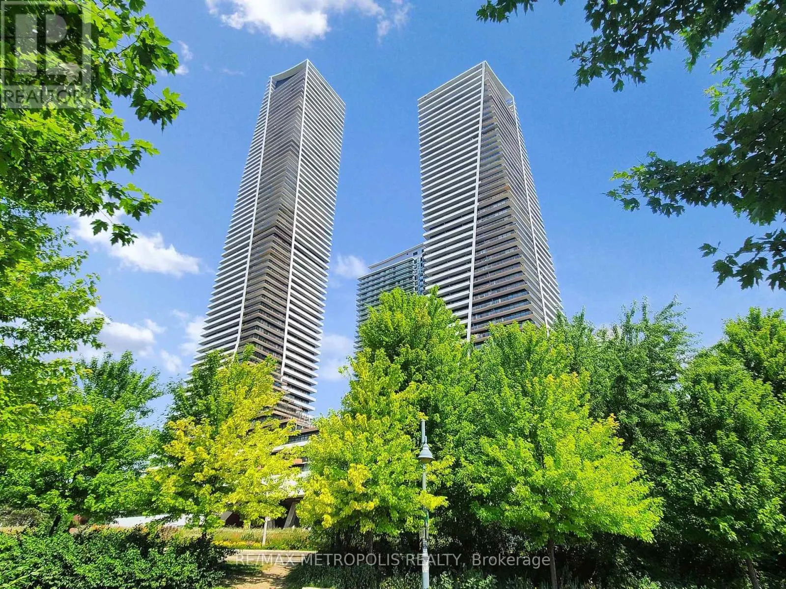 4504 - 20 SHORE BREEZE DRIVE