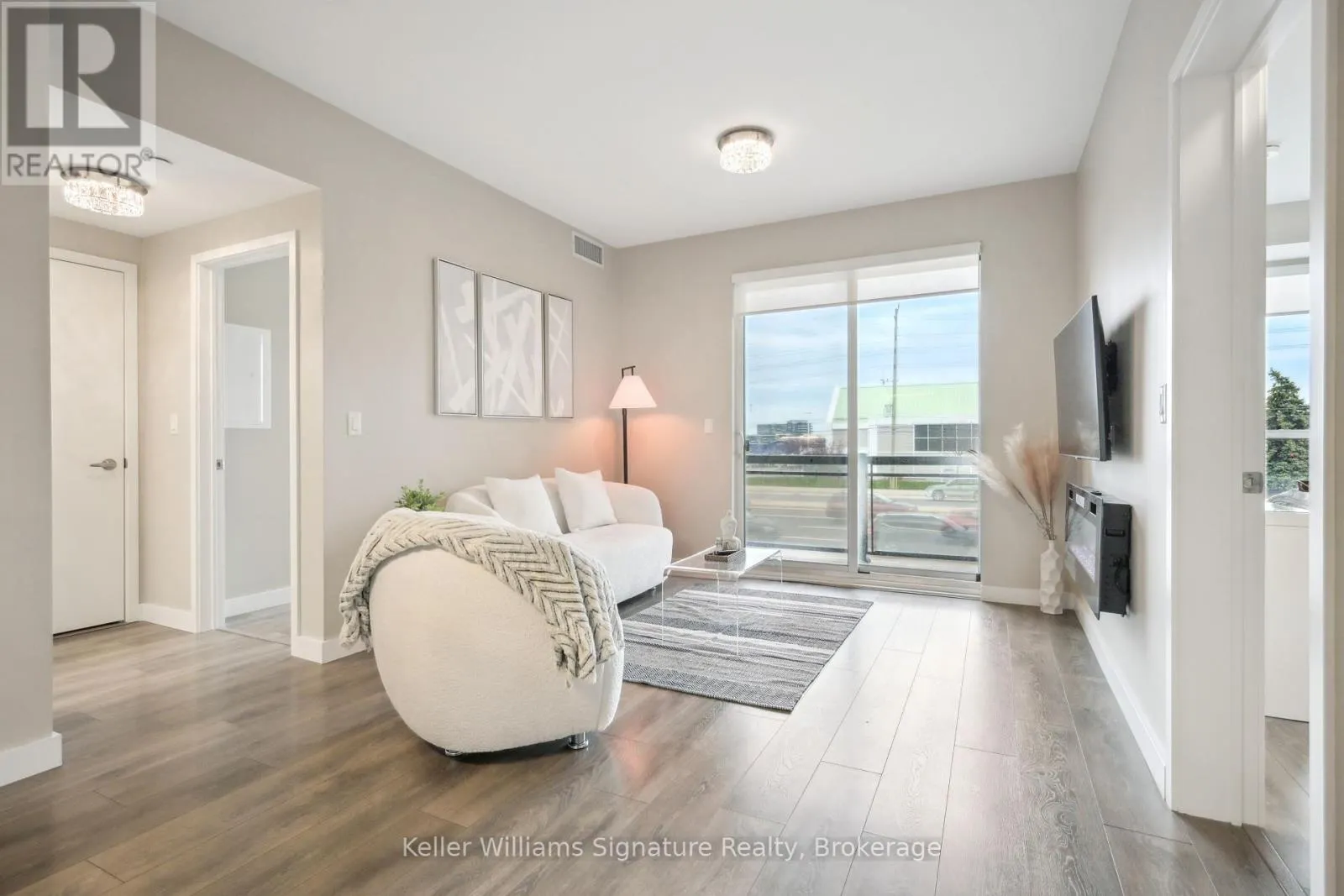 219 - 168 SABINA DRIVE, #219