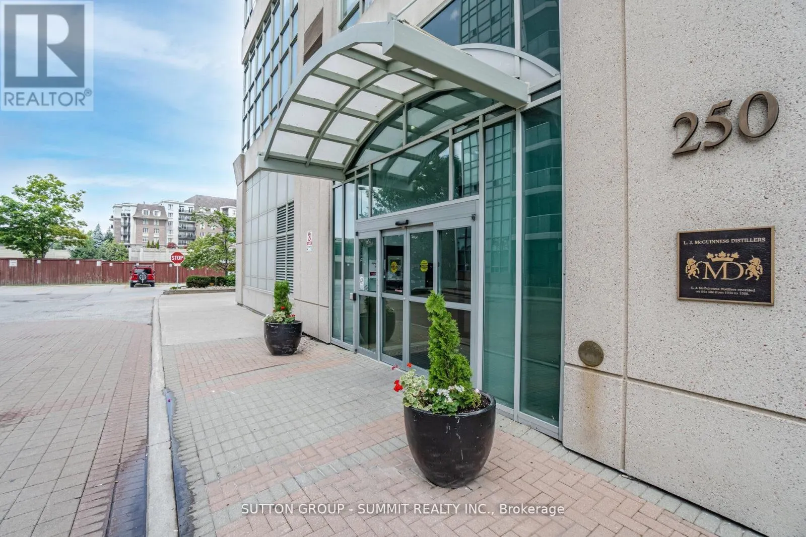 709 - 250 MANITOBA STREET