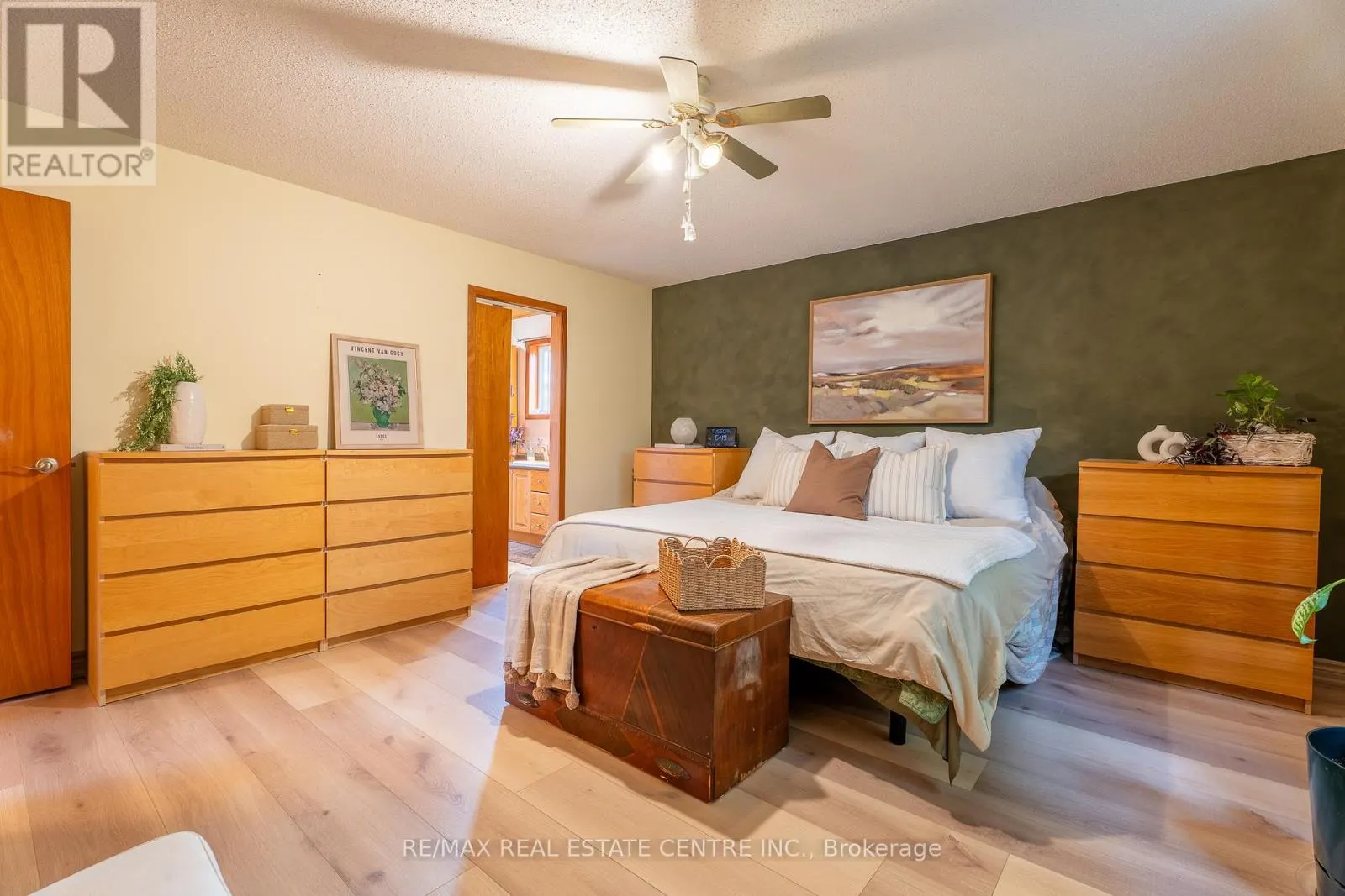 3762 HIGHPOINT SIDE ROAD