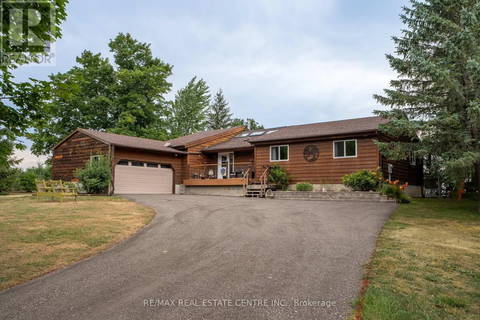 3762 HIGHPOINT SIDE ROAD