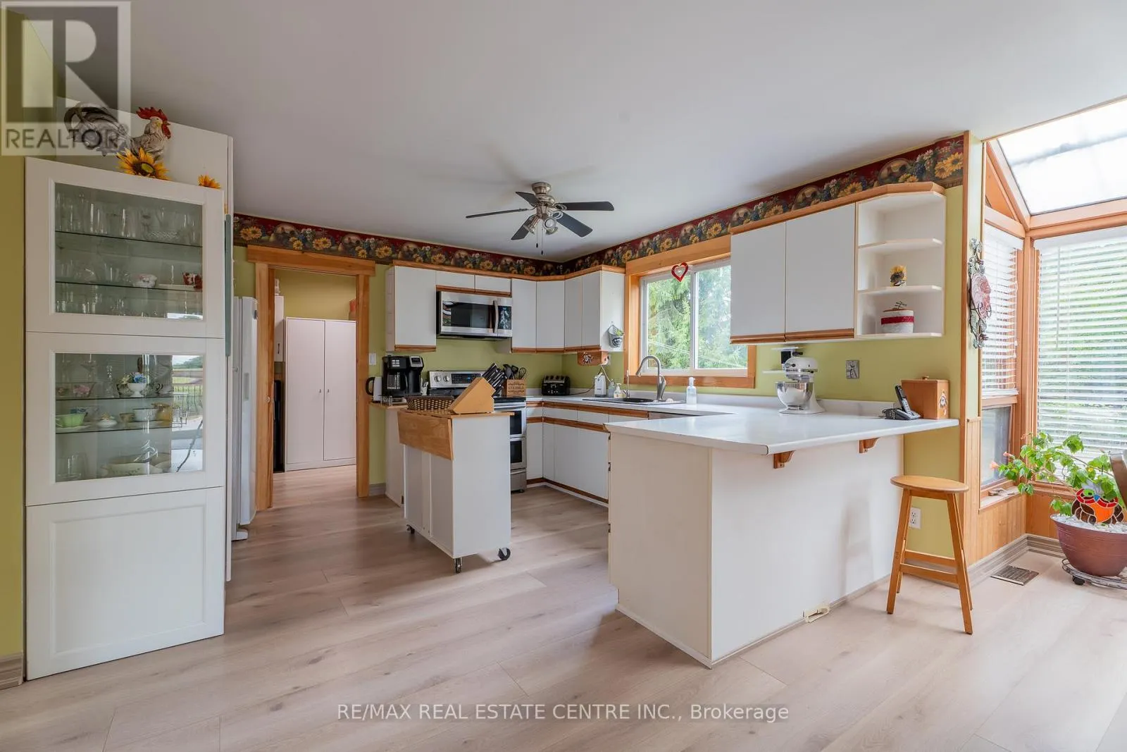 3762 HIGHPOINT SIDE ROAD