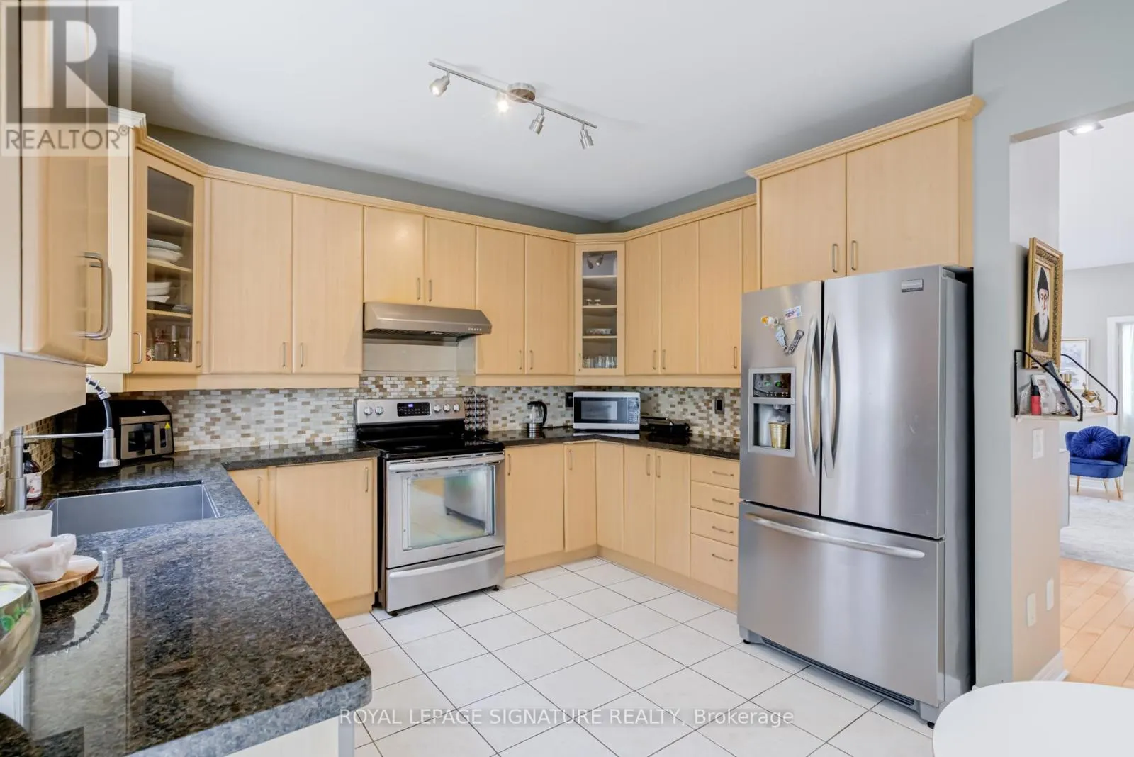 39 TREELINE BOULEVARD