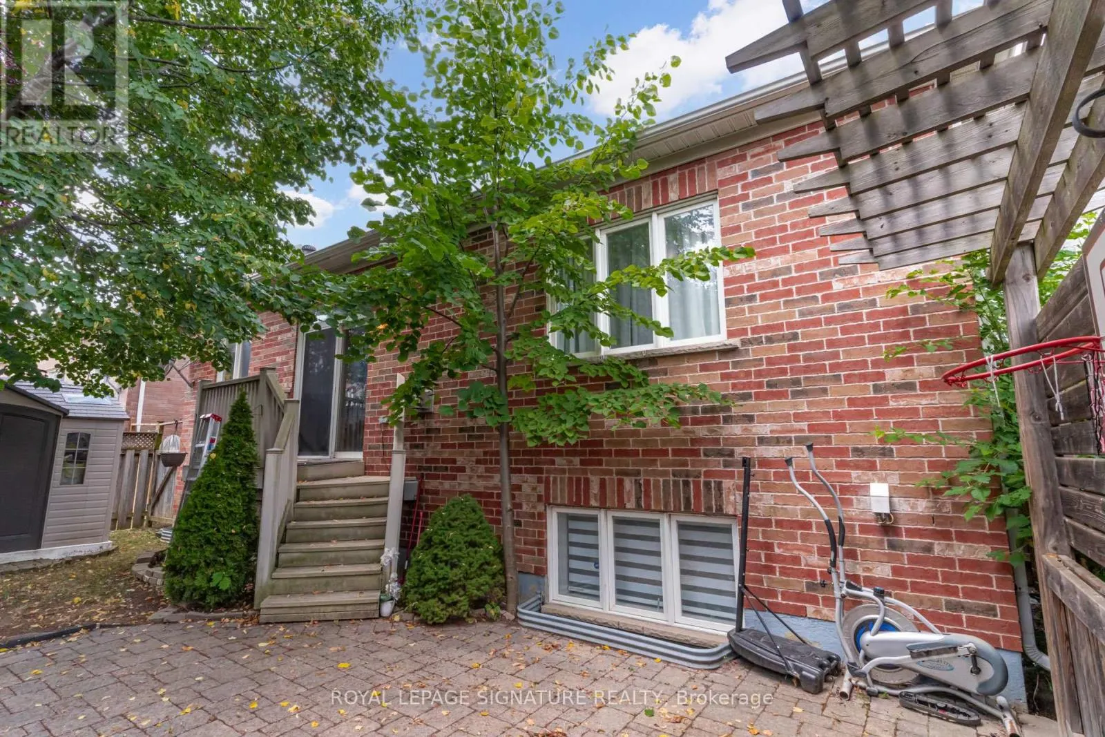 39 TREELINE BOULEVARD