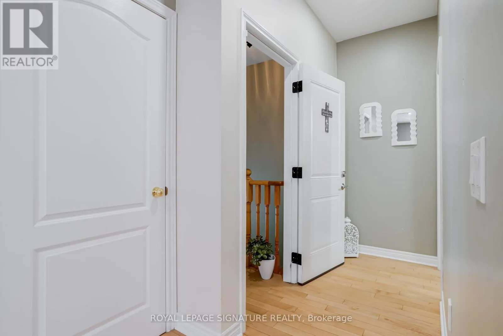 39 TREELINE BOULEVARD