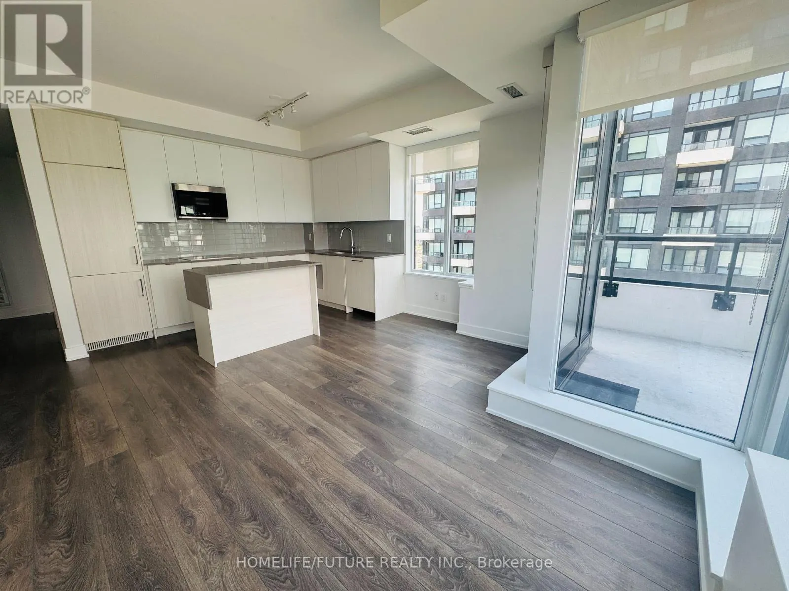 1024 - 2485 TAUNTON ROAD