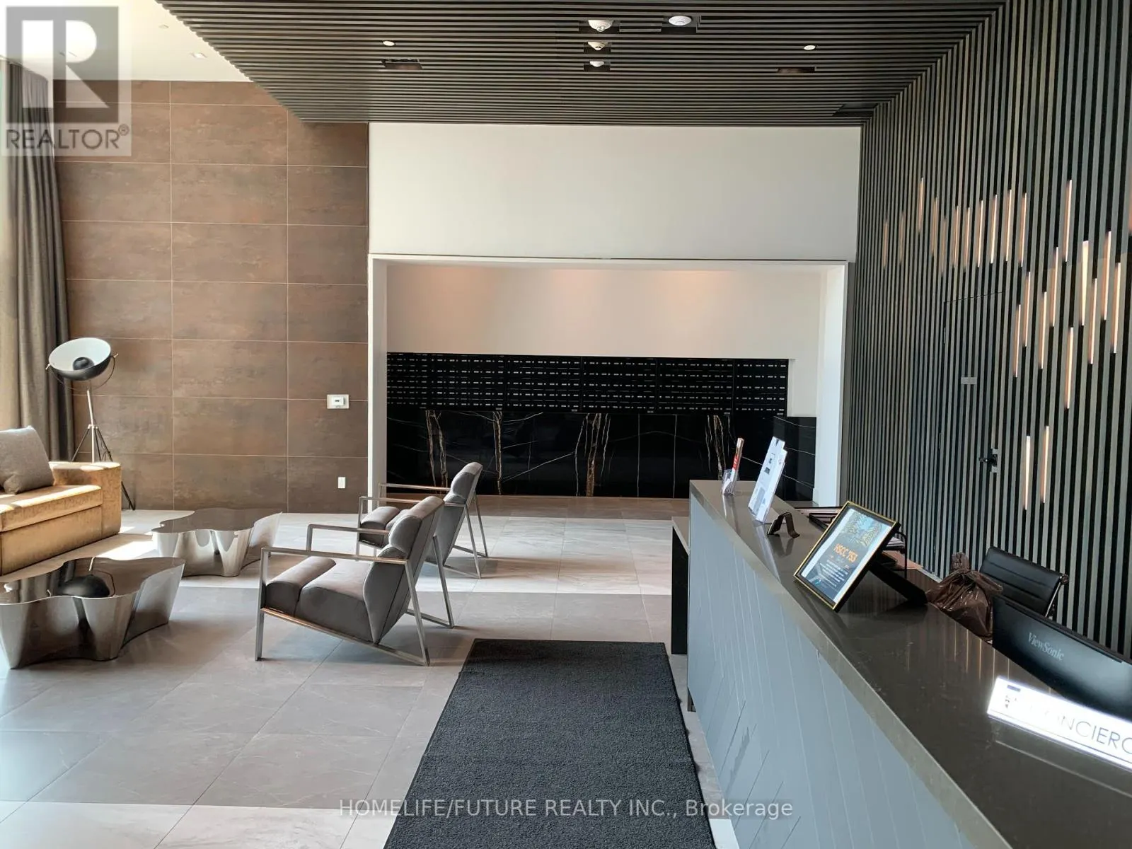1024 - 2485 TAUNTON ROAD