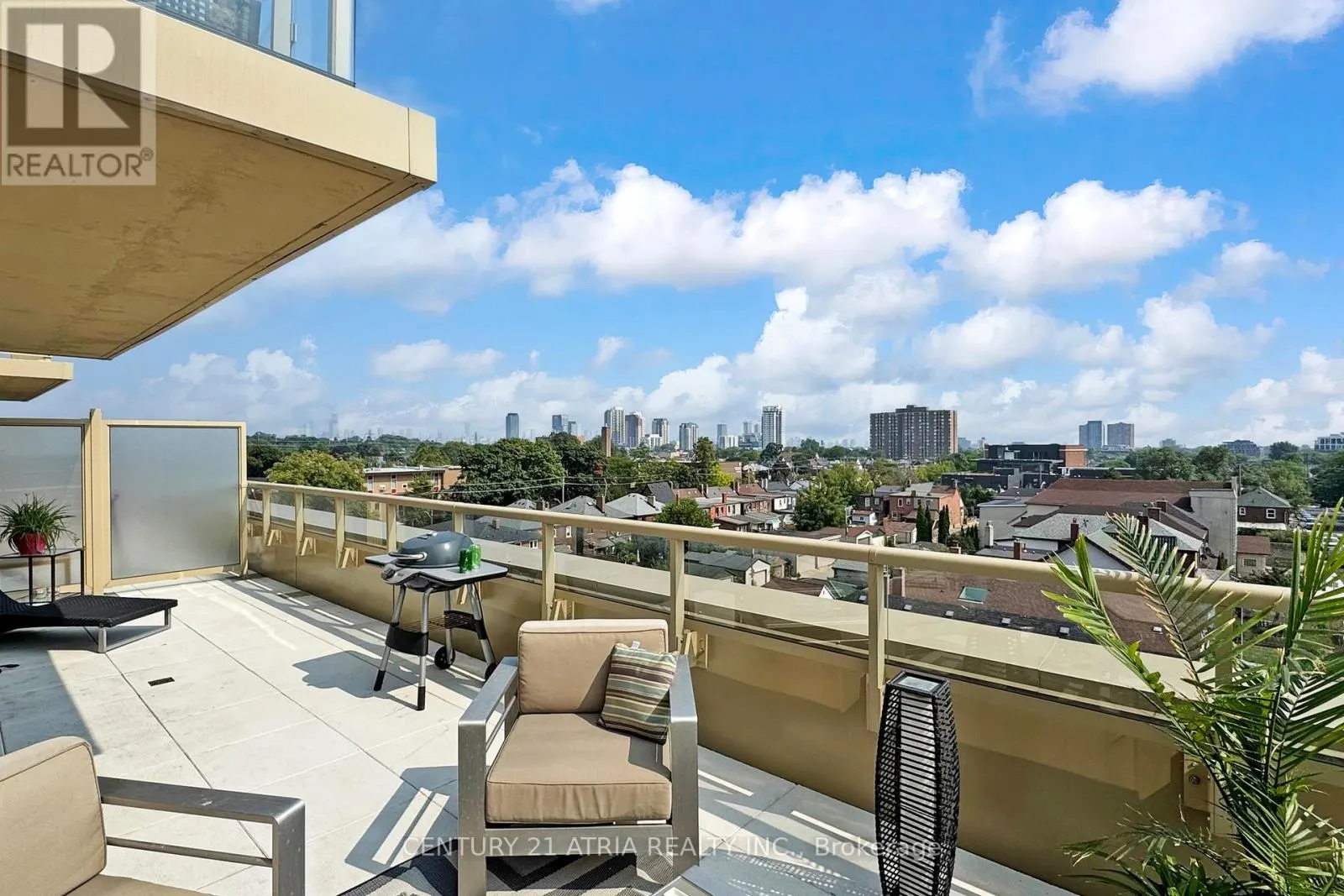 607 - 1787 ST CLAIR AVENUE