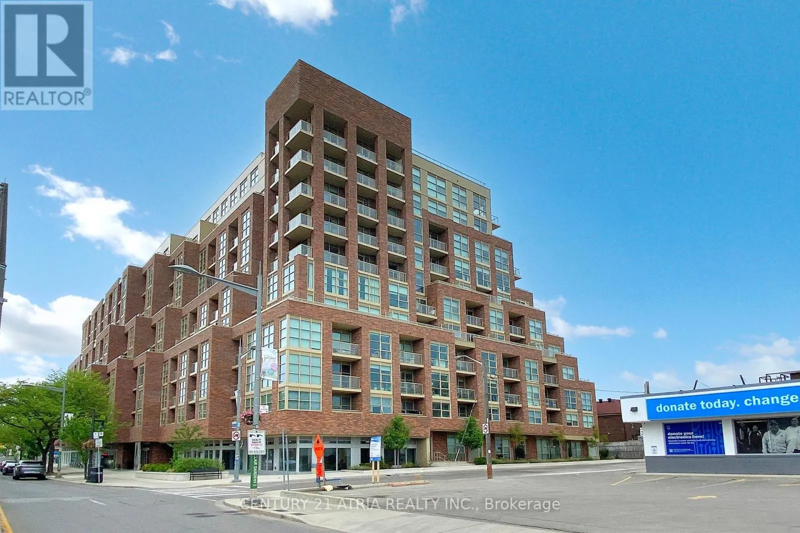 607 - 1787 ST CLAIR AVENUE