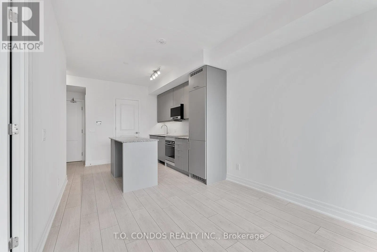 505 - 30 ELM DRIVE W