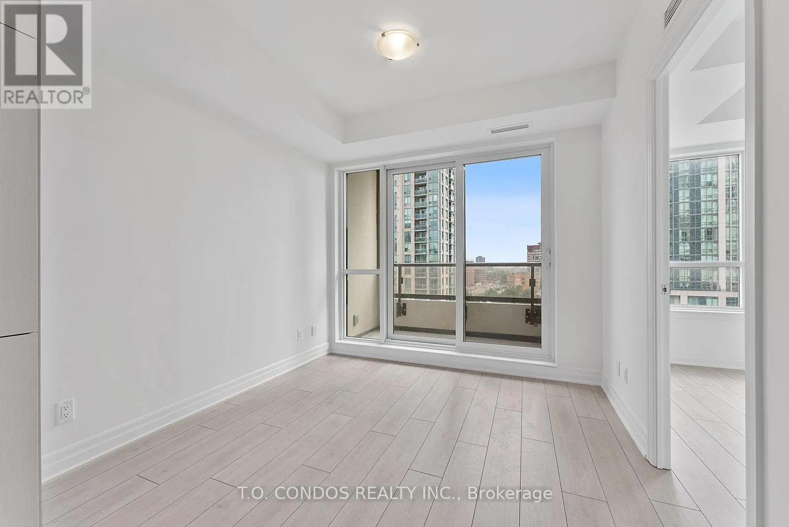 505 - 30 ELM DRIVE W