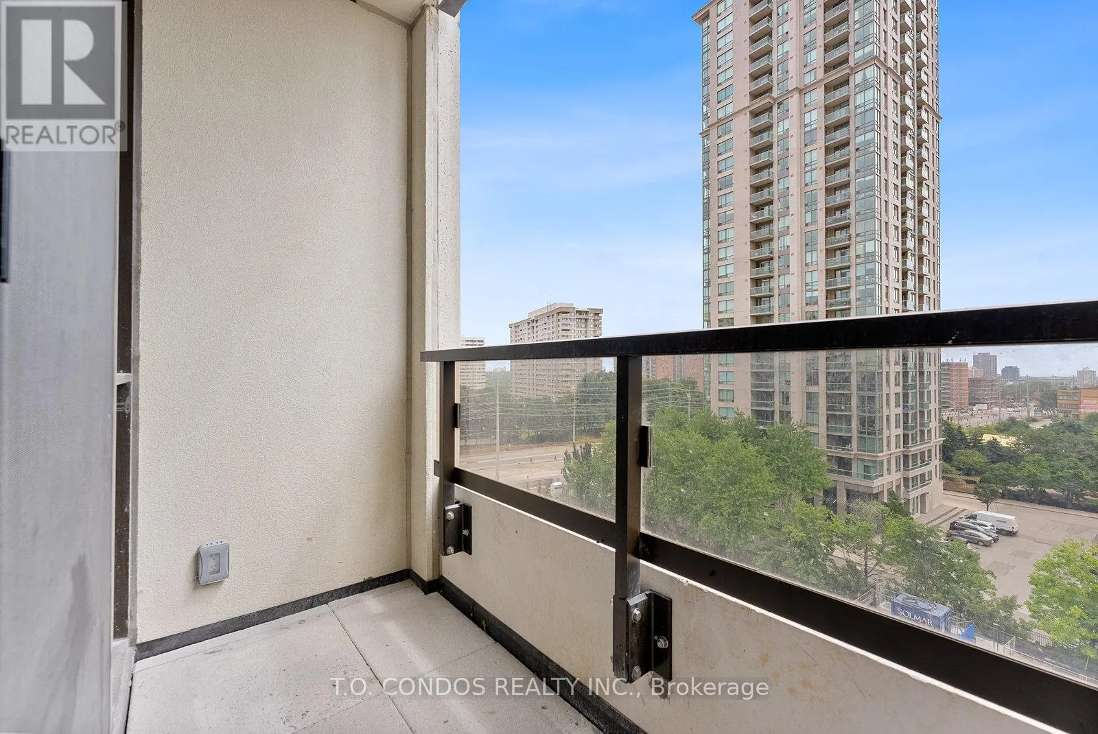 505 - 30 ELM DRIVE W