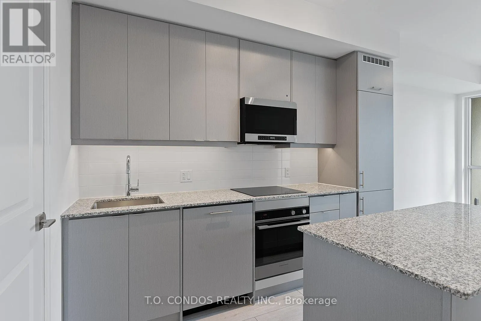 505 - 30 ELM DRIVE W