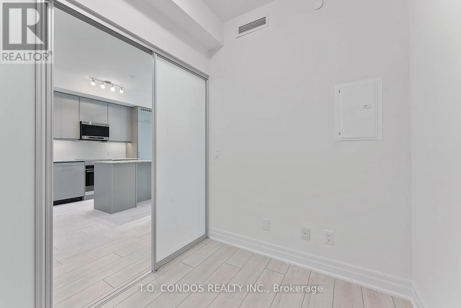505 - 30 ELM DRIVE W