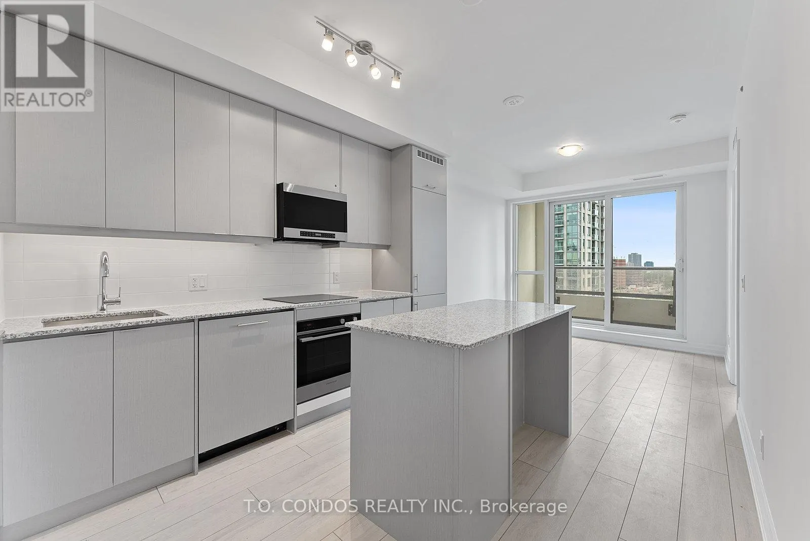 505 - 30 ELM DRIVE W