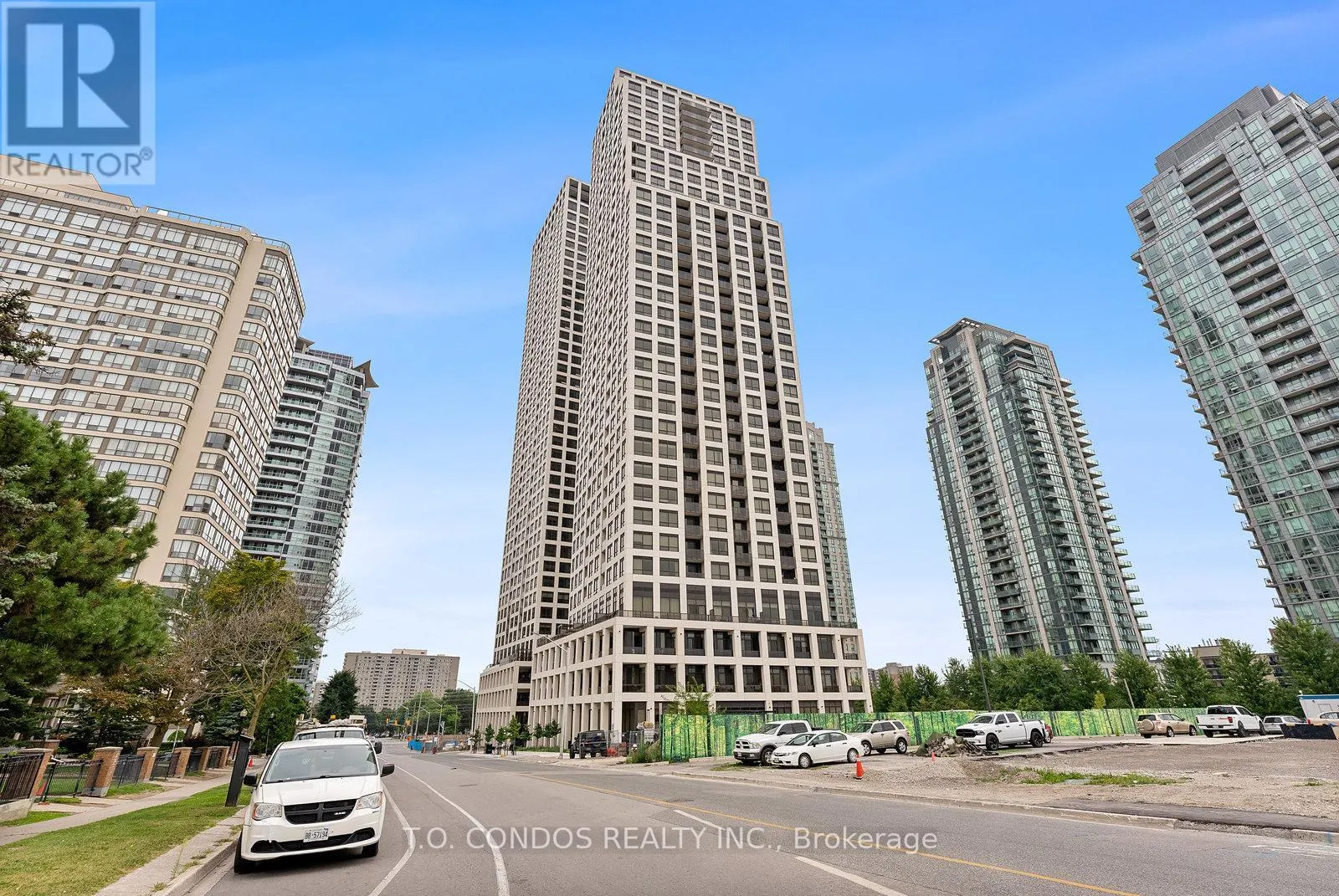 505 - 30 ELM DRIVE W