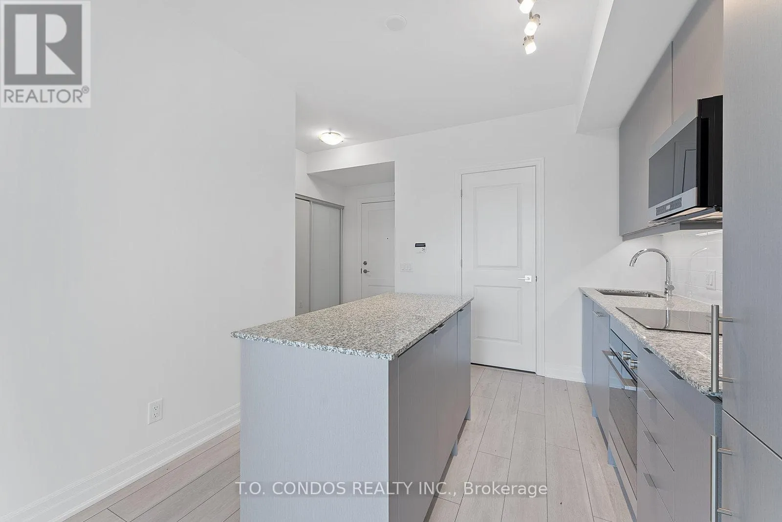 505 - 30 ELM DRIVE W