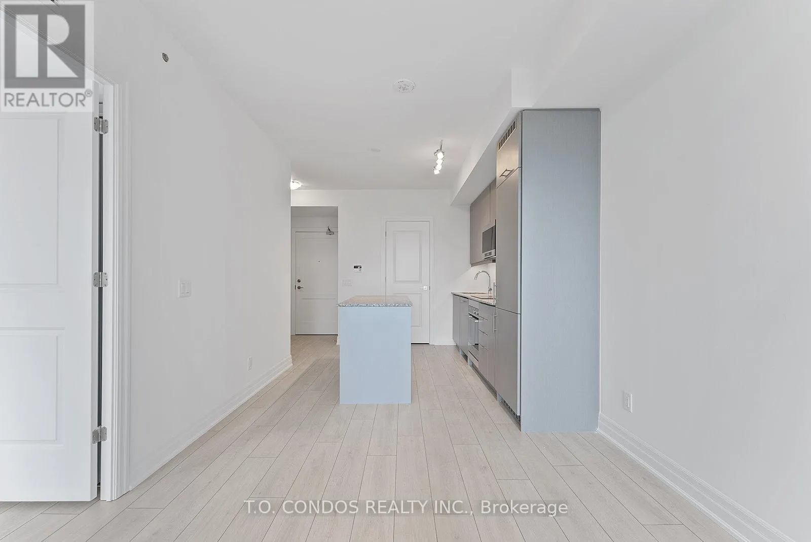 505 - 30 ELM DRIVE W