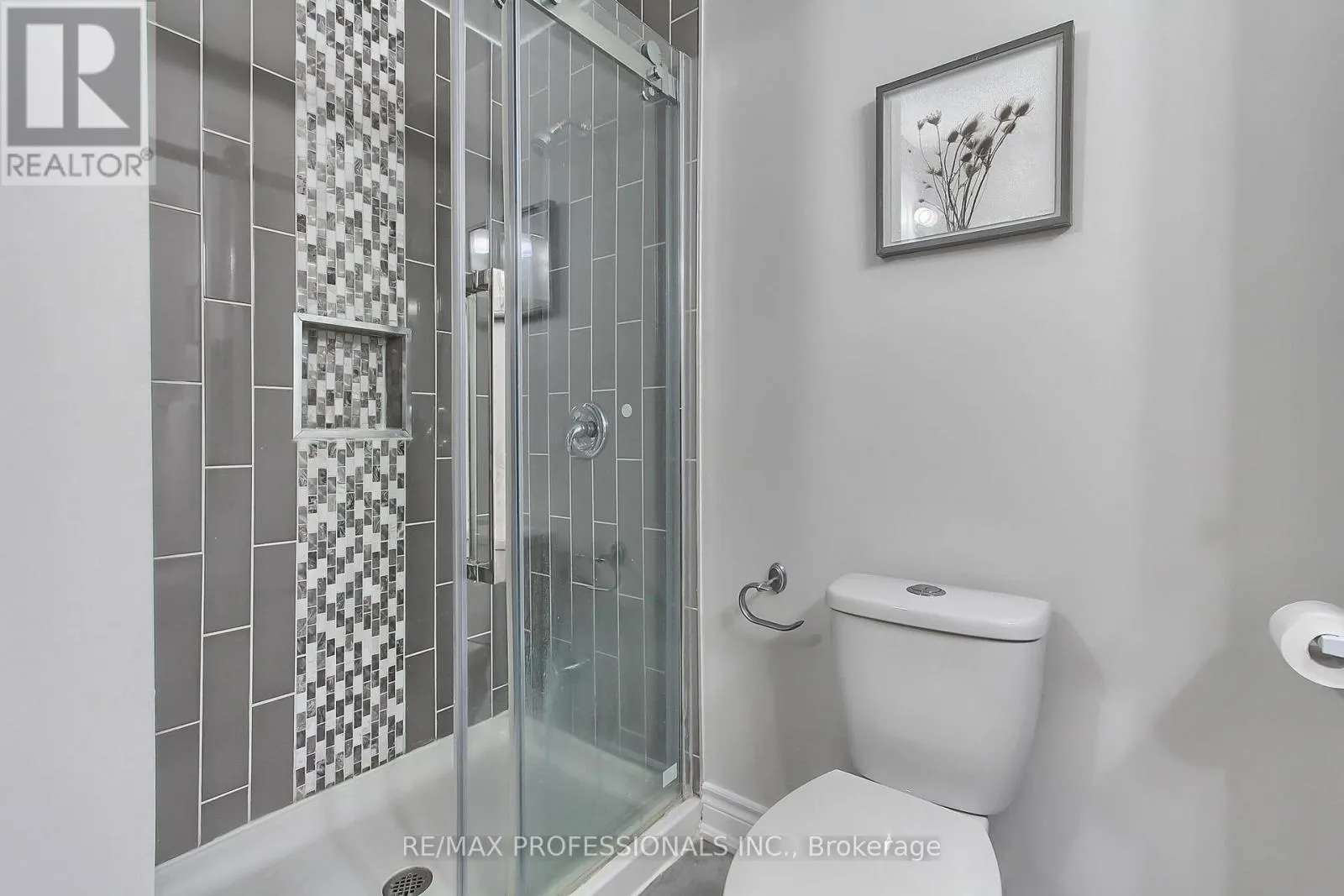425 CANTERBURY CRESCENT