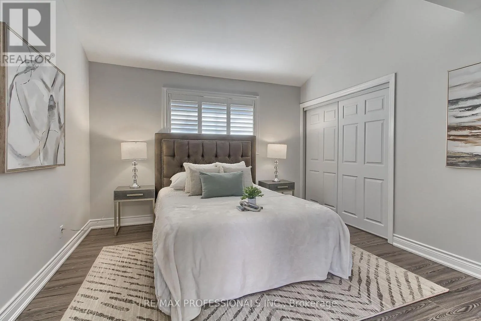 425 CANTERBURY CRESCENT