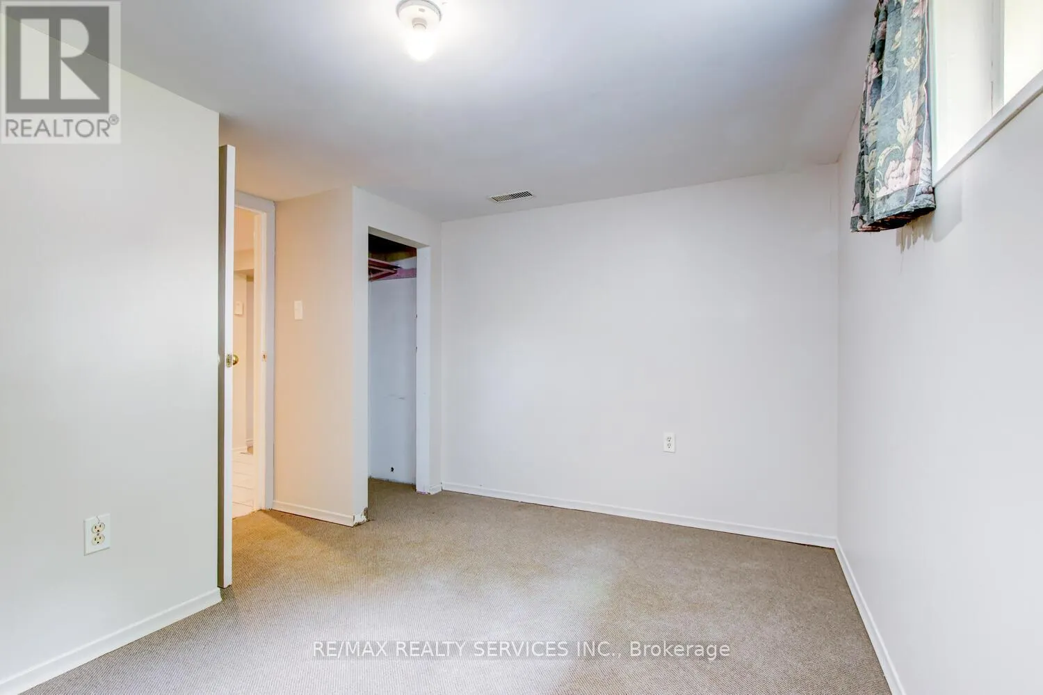 29 WOODWARD AVENUE