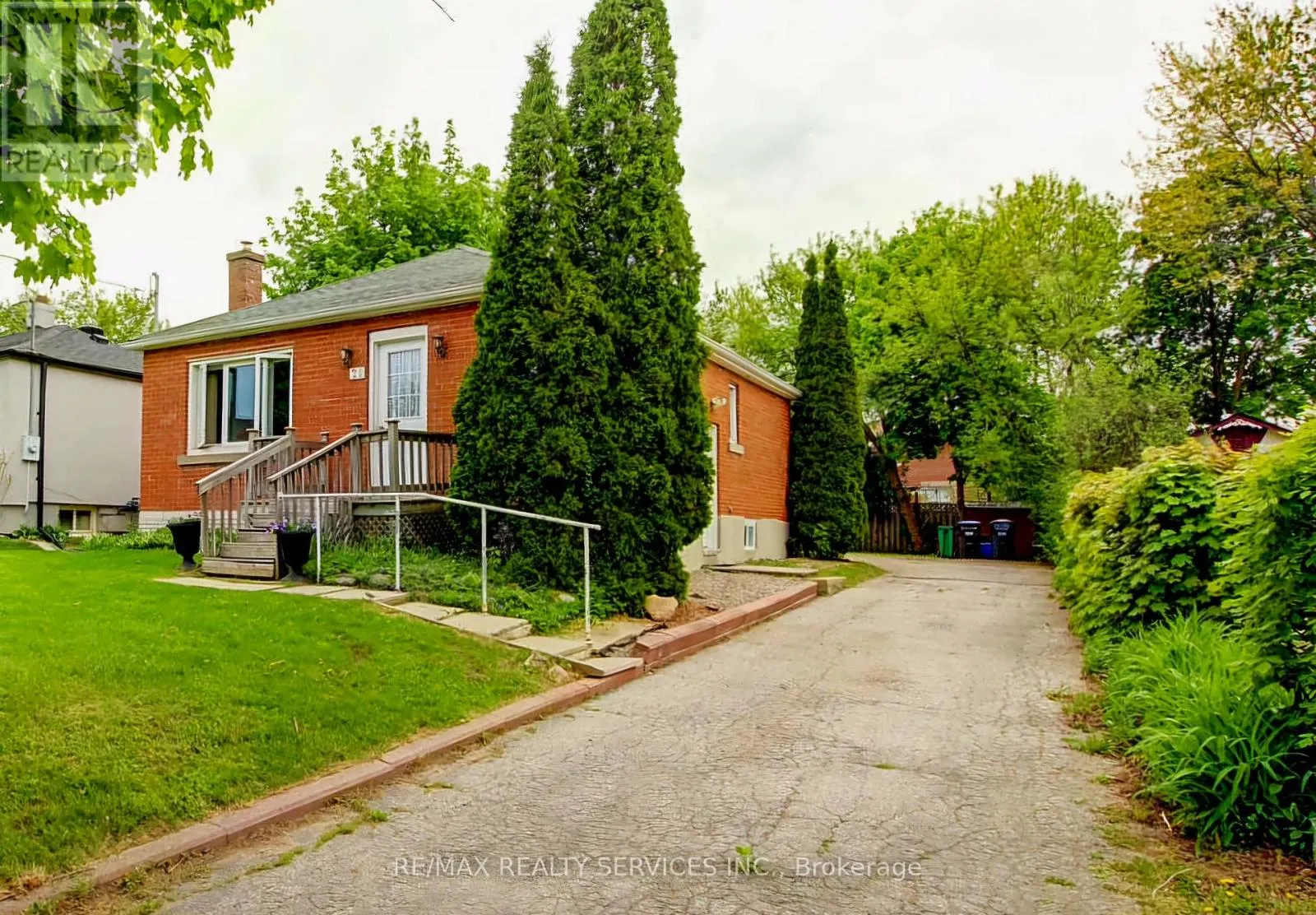 29 WOODWARD AVENUE