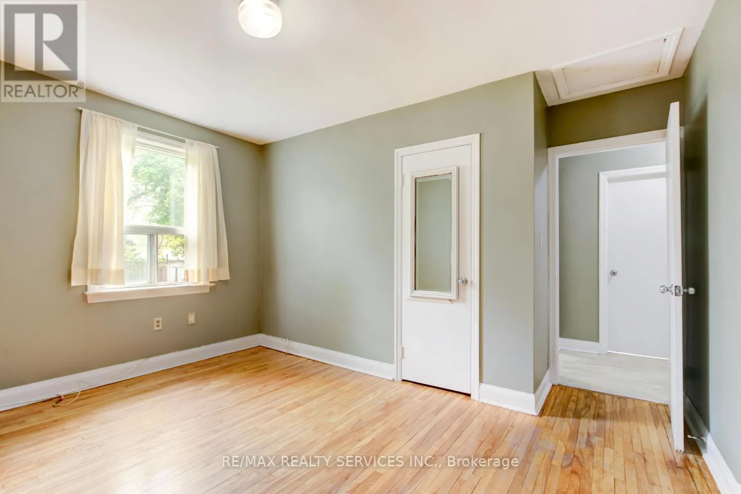 29 WOODWARD AVENUE