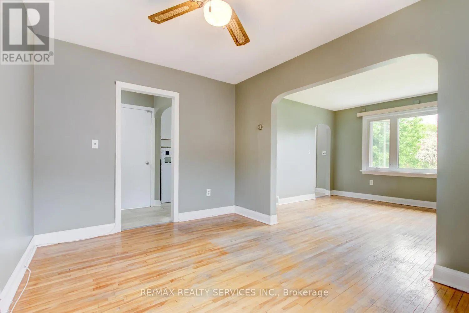 29 WOODWARD AVENUE