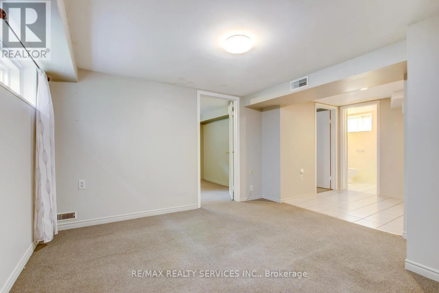 29 WOODWARD AVENUE