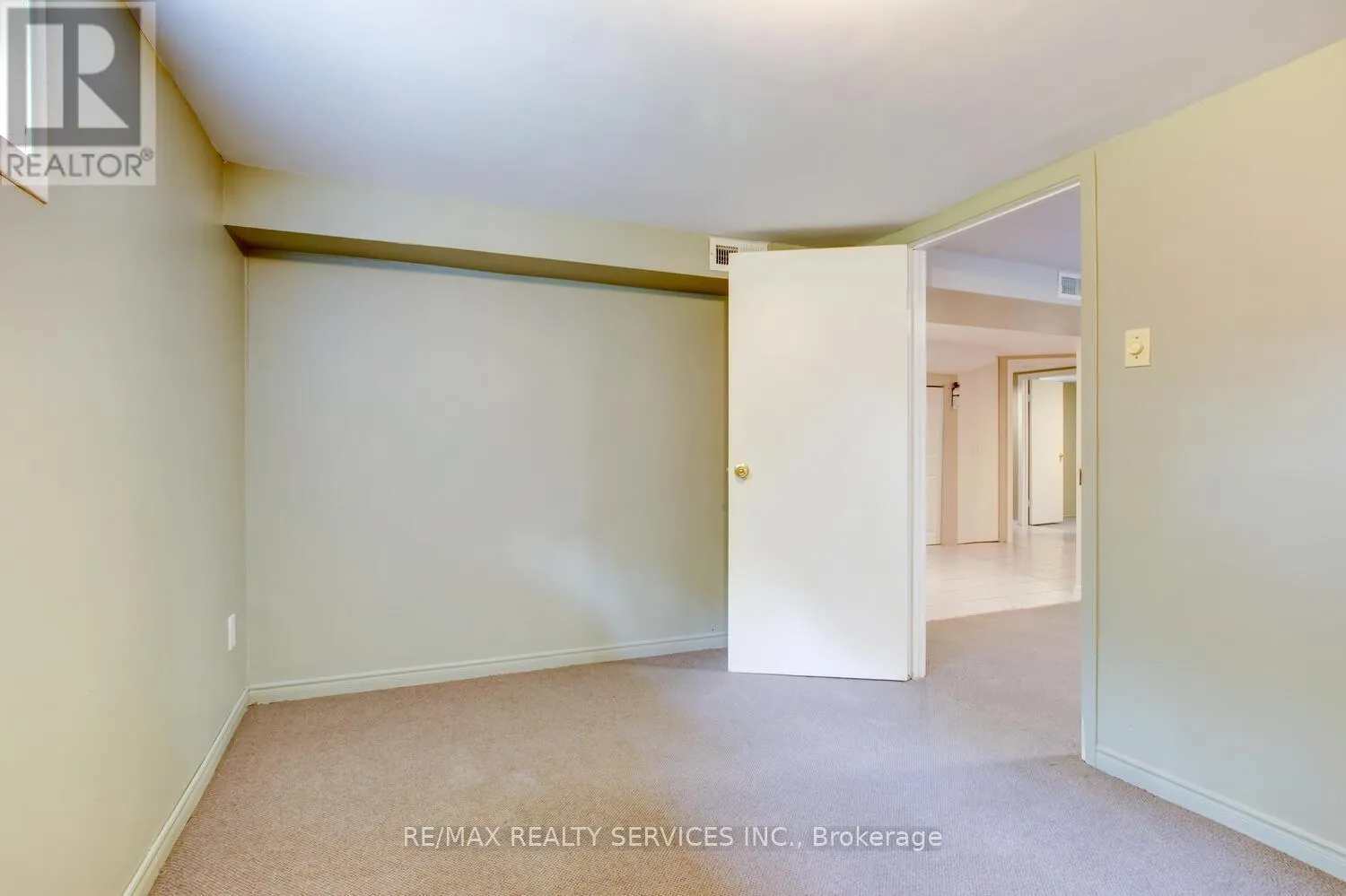 29 WOODWARD AVENUE