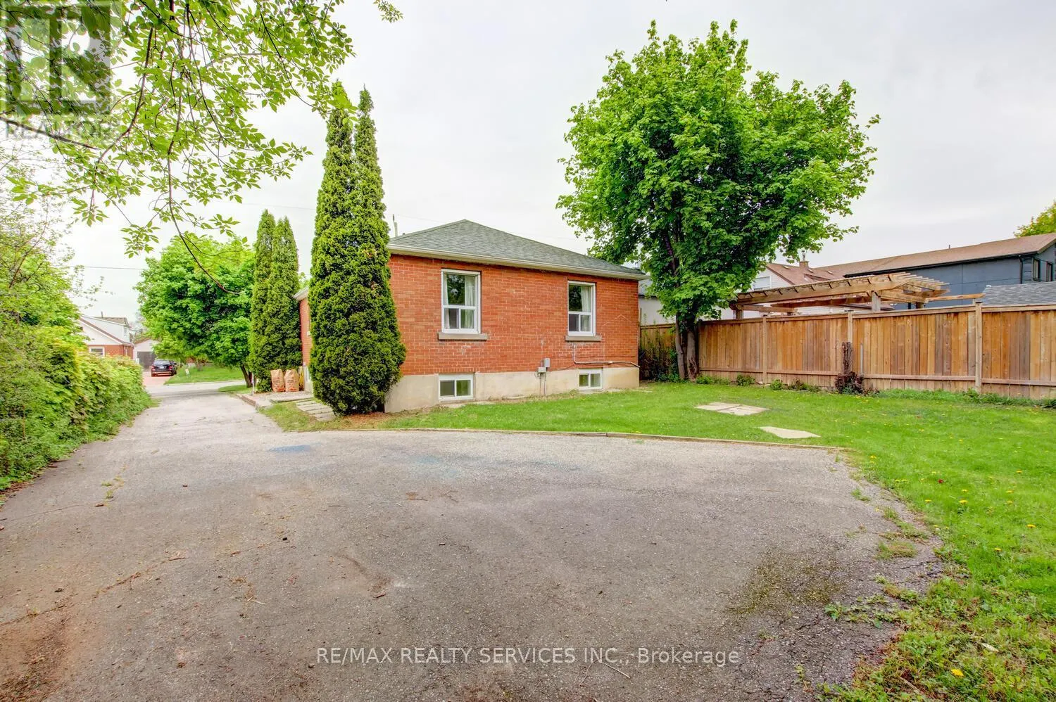 29 WOODWARD AVENUE