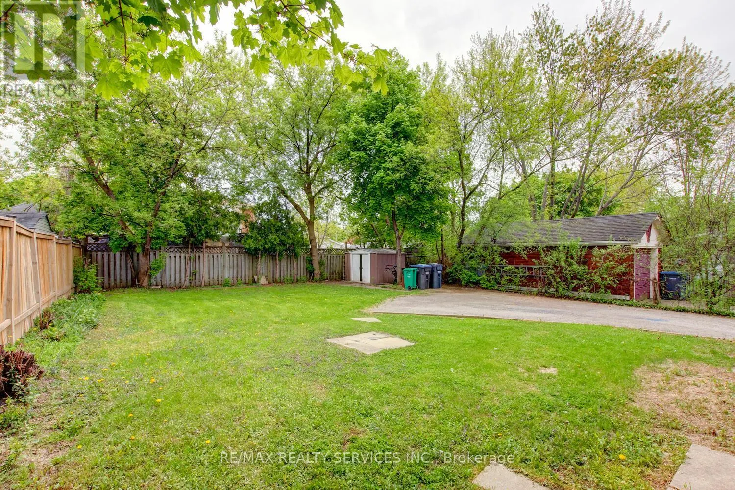 29 WOODWARD AVENUE