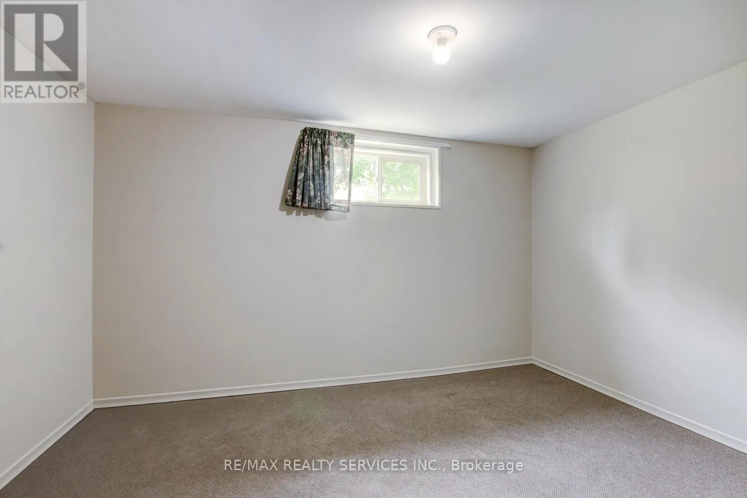 29 WOODWARD AVENUE