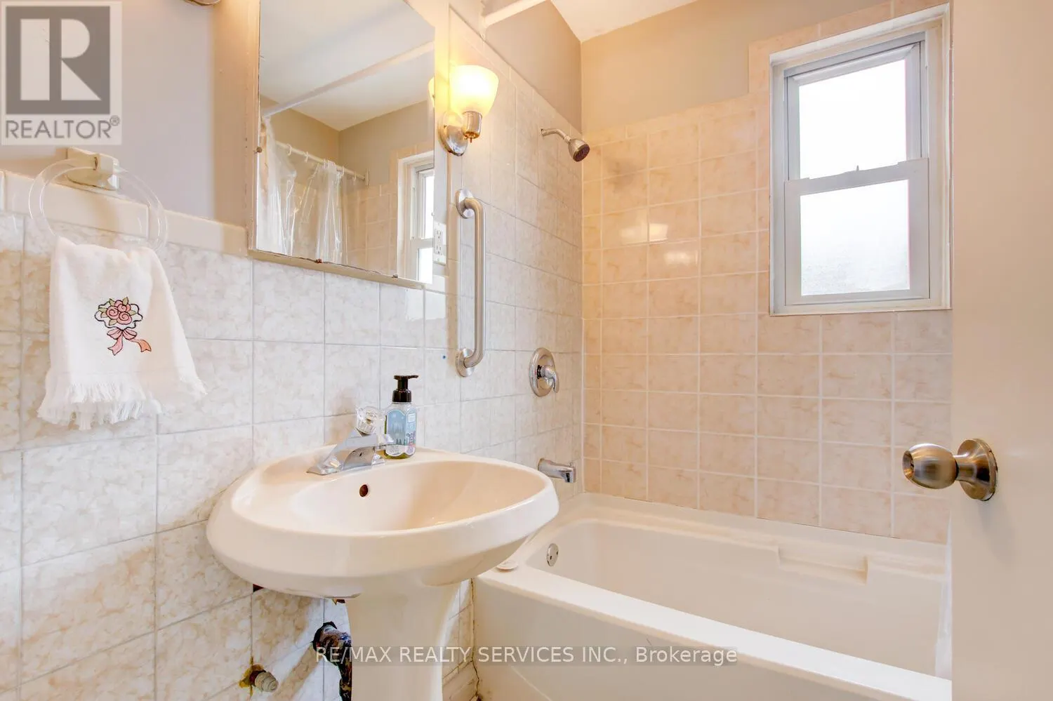 29 WOODWARD AVENUE