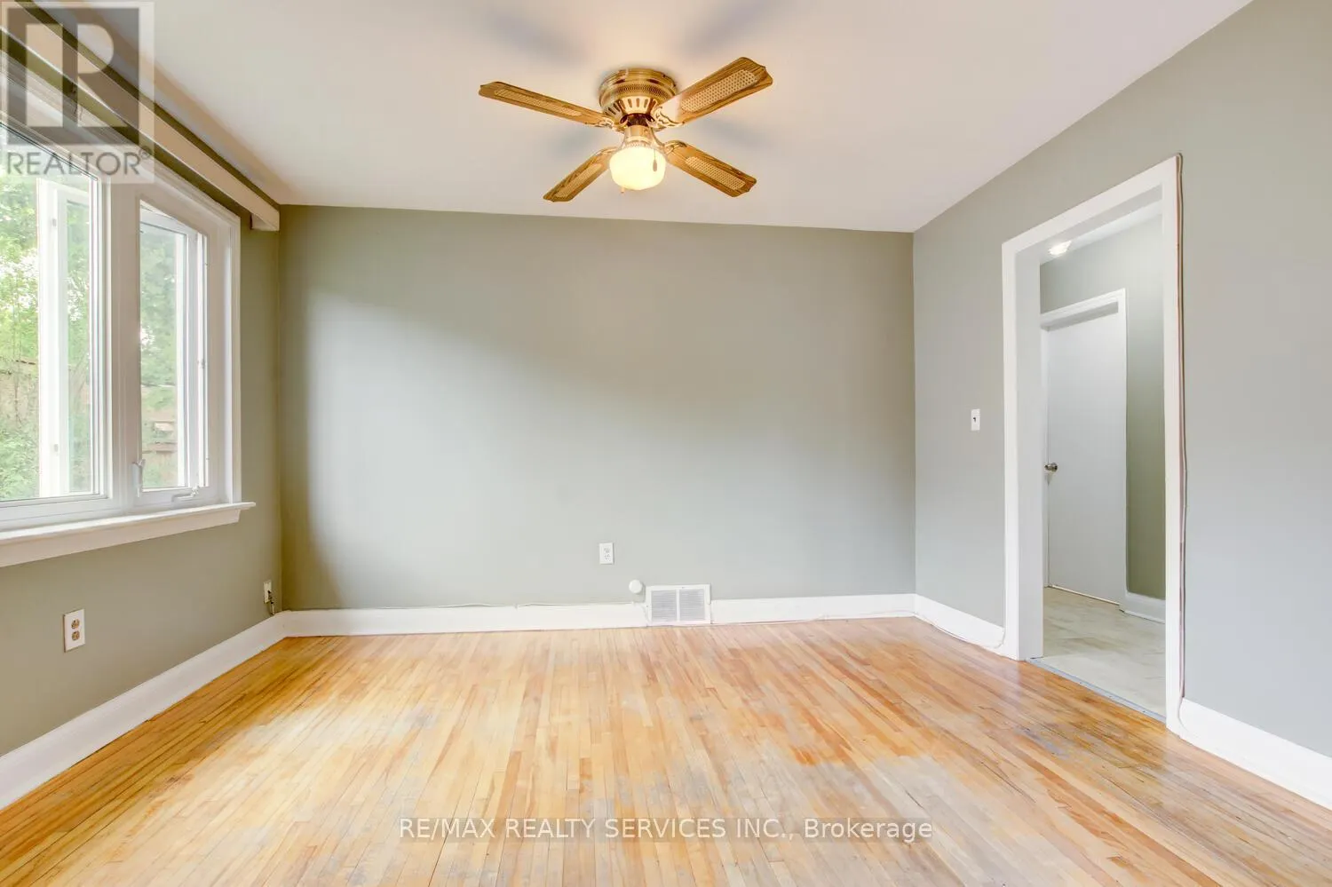 29 WOODWARD AVENUE